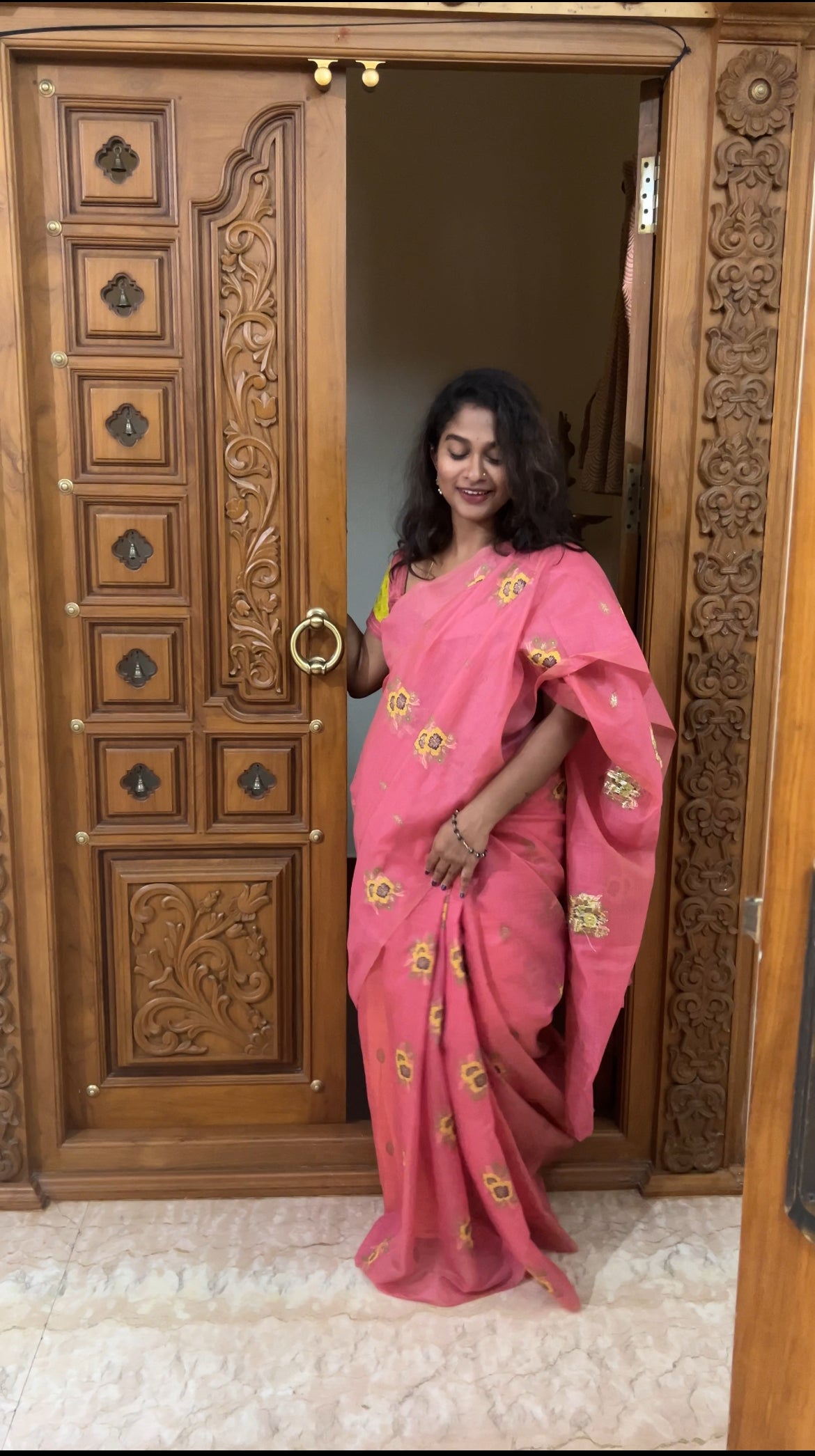 ENTHIZHAI-எந்திழை