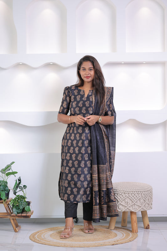 LUX-BLACK -AJRAK TUSSAR SUIT