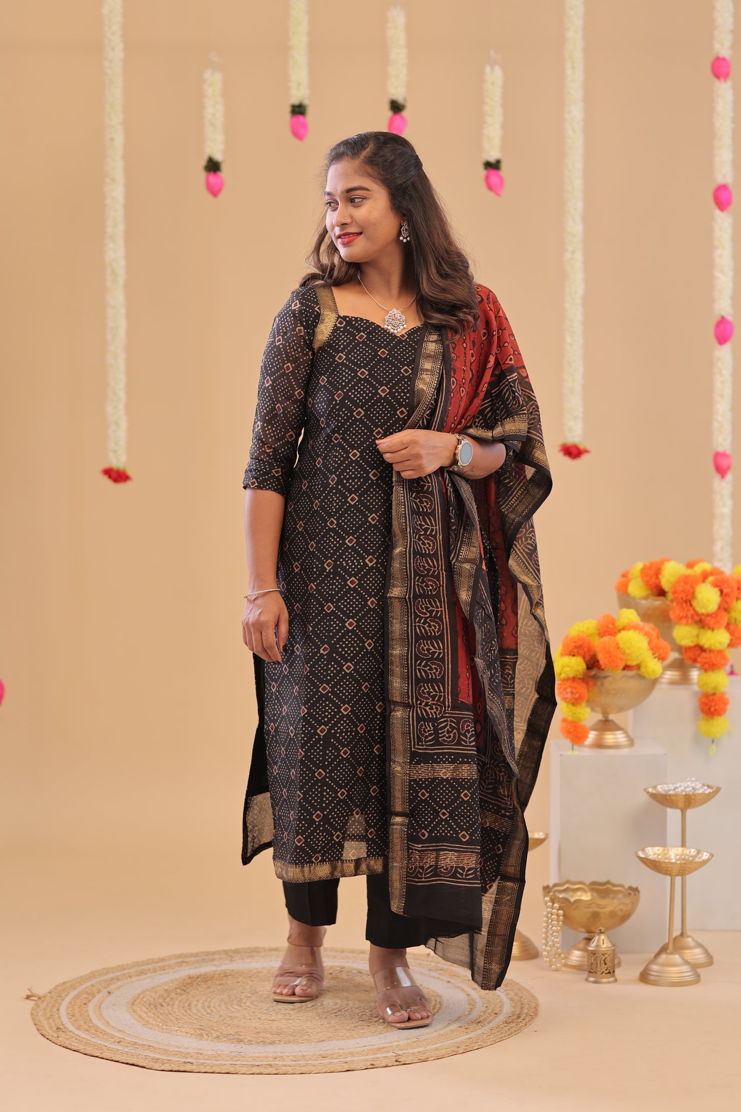 Premium-Mangalgiri-Black suit