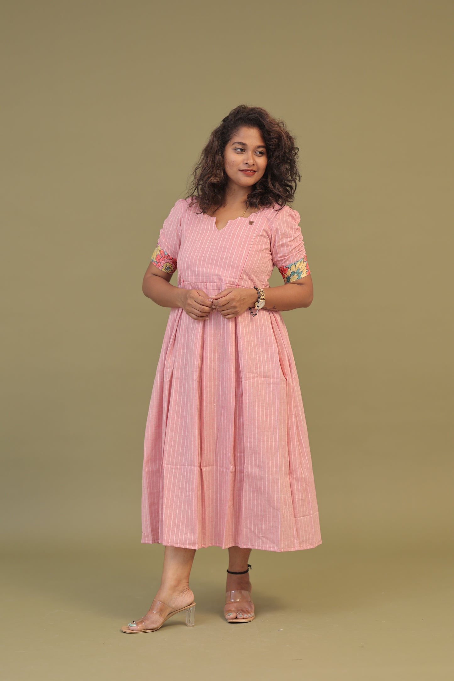 Cotton - pastel -floral sleeve