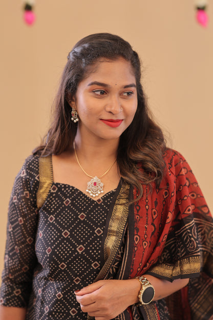 Premium-Mangalgiri-Black suit
