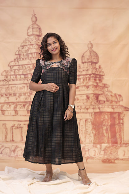 DUBION MINI CHECKS - BLACK- silver Zari checks