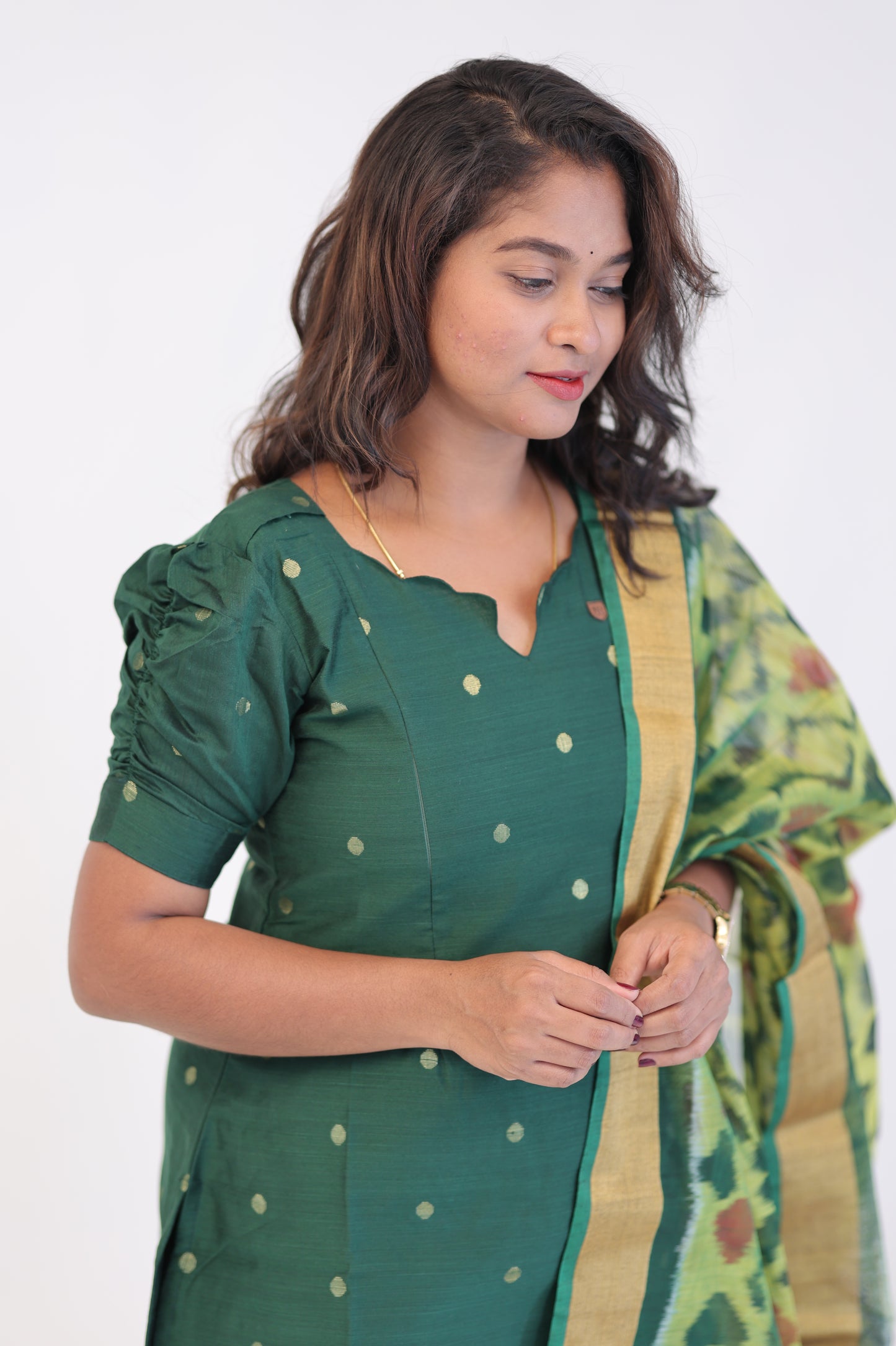 👸QUEENSERIES-VELUNACHIAR
