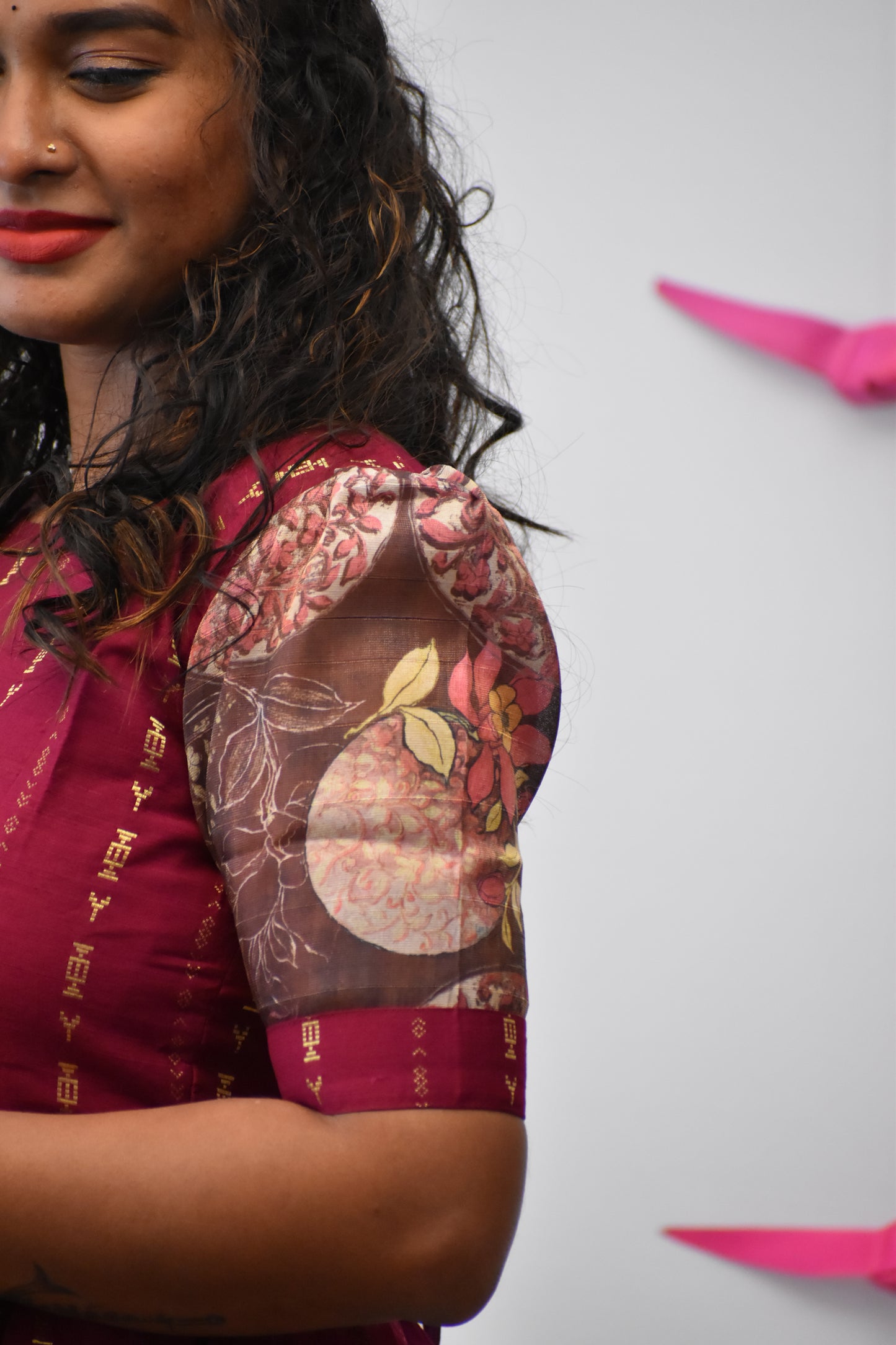 Anshika-PG24/18wine