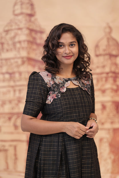DUBION MINI CHECKS - BLACK- silver Zari checks