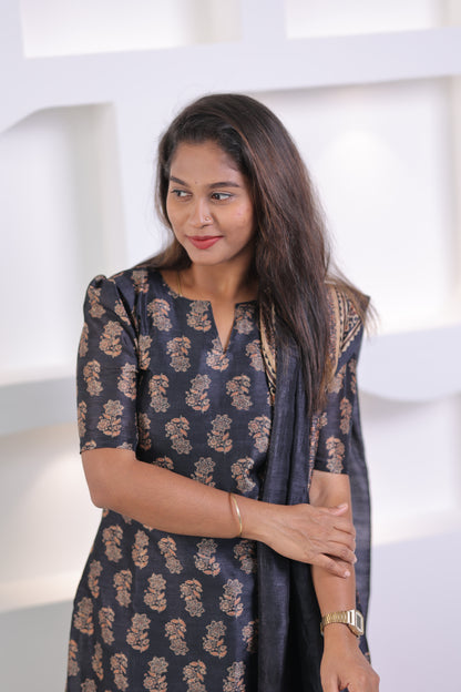 LUX-BLACK -AJRAK TUSSAR SUIT
